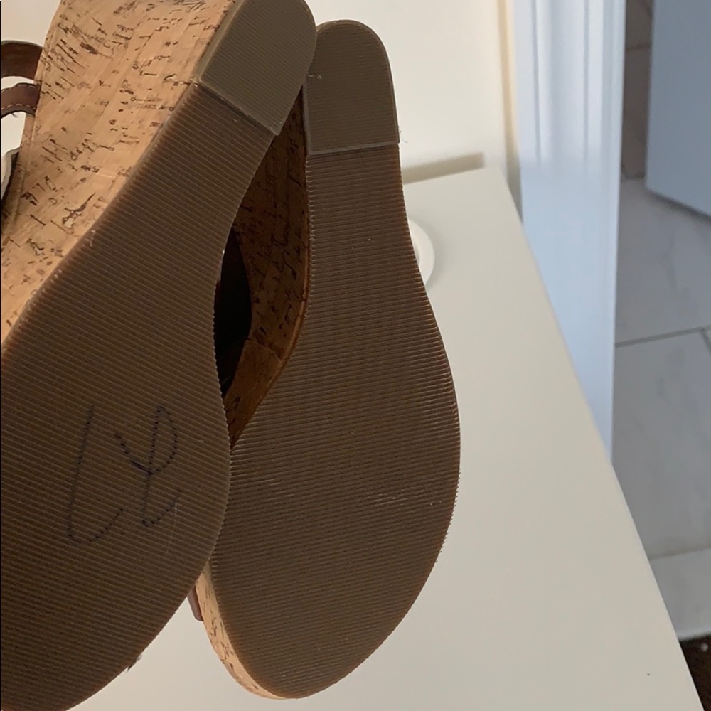 GUESS platform shoes - Picture 3 of 3